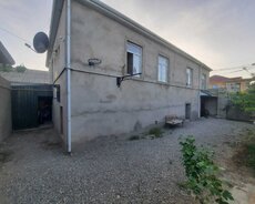 Buzovna qəsəbəsində 4 otaqlı ev satılır